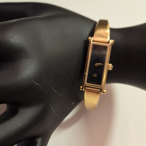 GUCCI Gold Bangle Watch - Picture 3 of 13